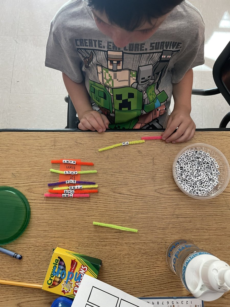 Using those fine motor skills to build and say our sight words during stations- The students LOVED this activity 🥳🤩 #growing