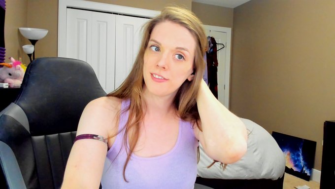 I'm actually so hot. https://t.co/dB8XTesVuR