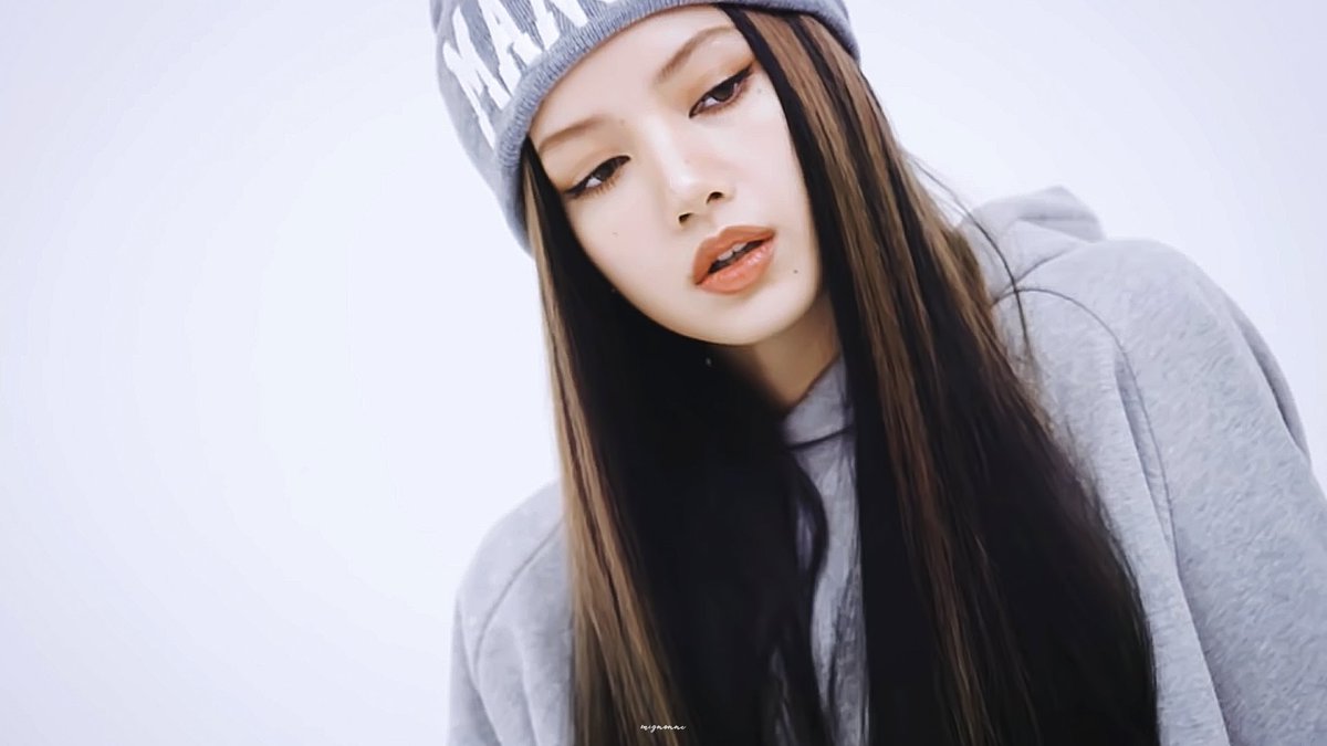 mignonne327's tweet photo. #LALISA #LISA #리사 https://t.co/ttZcteGQRW