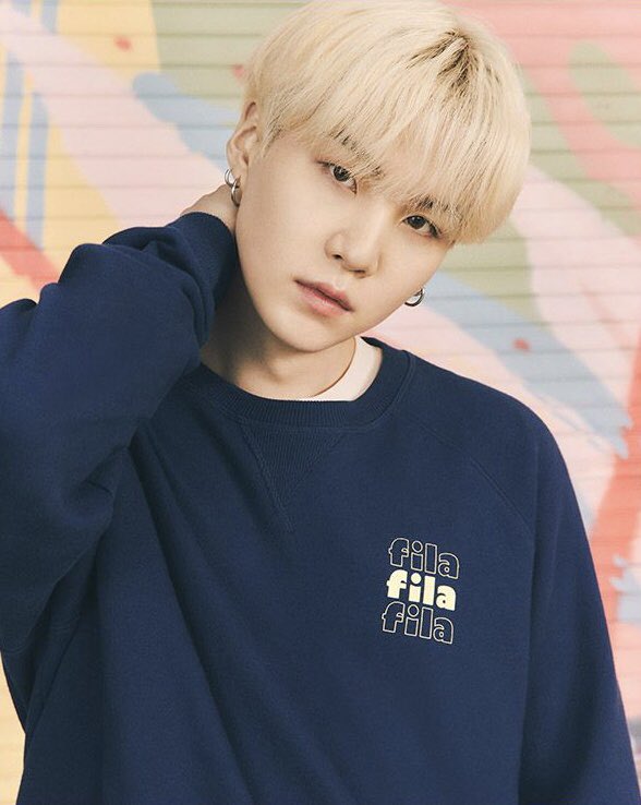 pm5_twt's tweet photo. 📷FILA #SUGA https://t.co/VAsqZ3Oi5N