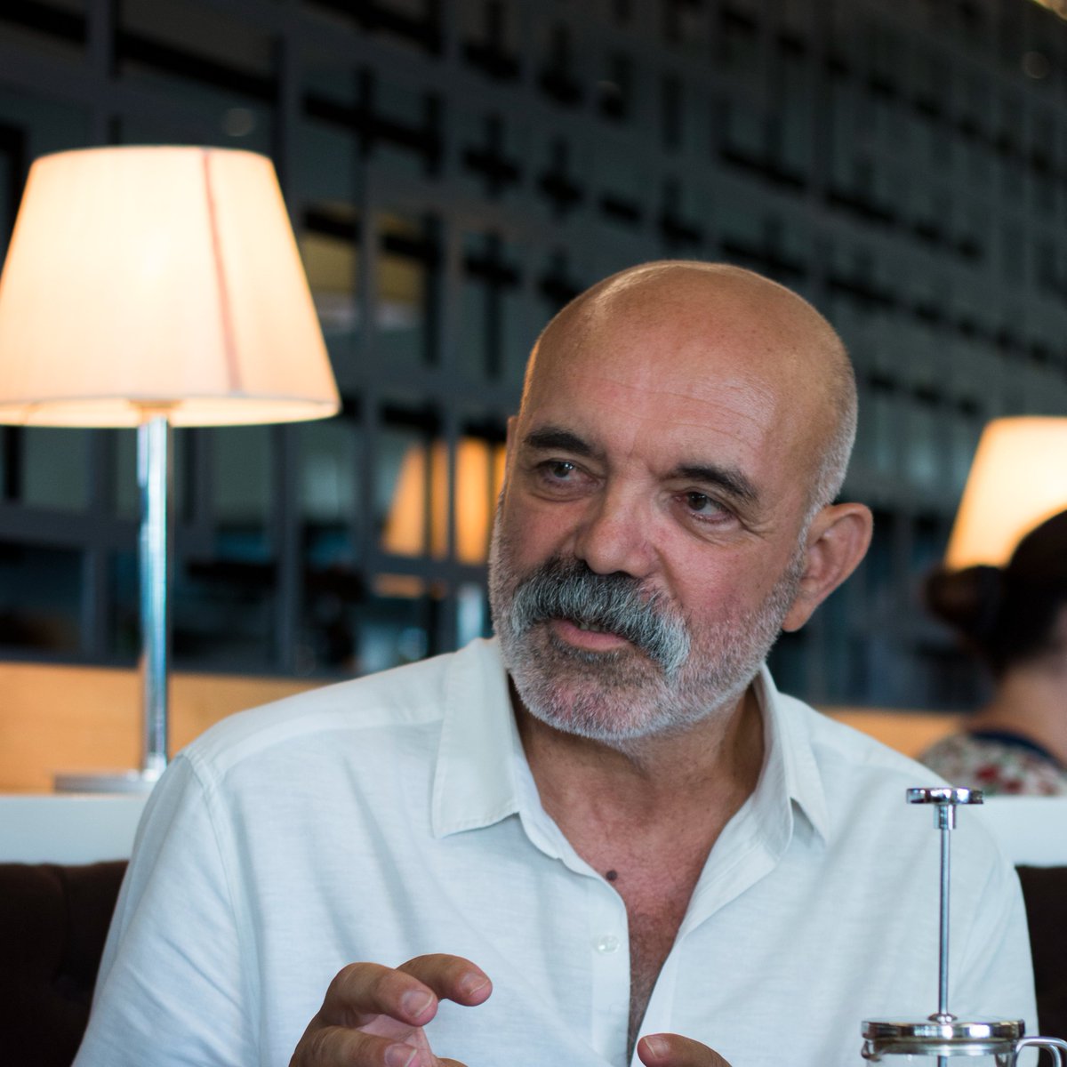 İşleyen Kurmaca Temel Atölye'nin derslerimiz 18 Eylül Cumartesi başlıyor. 
İlk dersimizde Ercan Kesal’ın (<a href="/KesalErcan/">Ercan Kesal</a>) Cin Aynası kitabından ‘Ahlak, utanmayı bilmektir’ metnini de işleyeceğiz.

Fotoğraf: Reyyan Kızılkaya