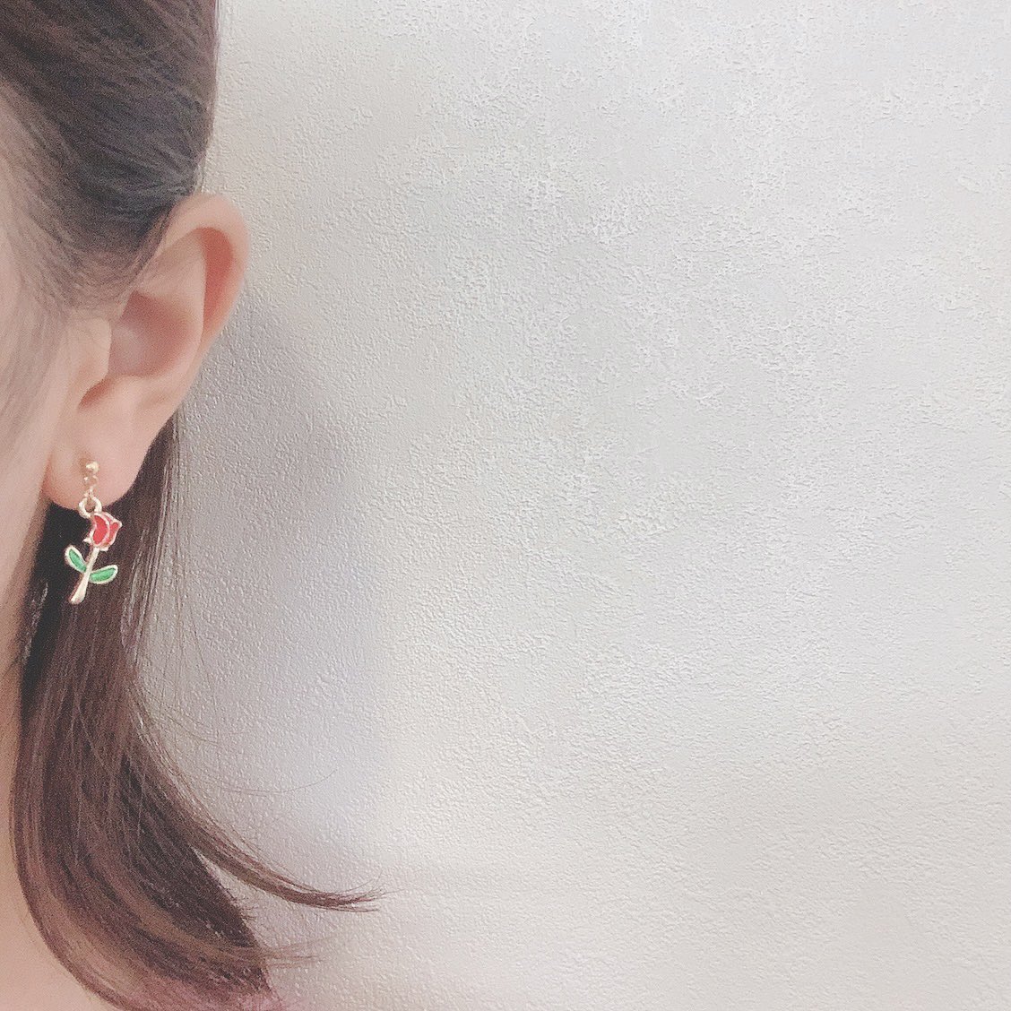 _Hornette_'s tweet photo. 🗣9.チューリップ（レッド）𓂃𓈒𓏸
☑︎イヤリングにも変更可🙆🏻‍♀️
チューリップのチャームがついたアクセサリー🌷マスクでも着けやすい小さめなアクセサリーです🕊
#ハンドメイド #ハンドメイドアクセサリー #ハンドメイドピアス #ハンドメイドイヤリング #チューリップ #Handmade #アクセサリー https://t.co/nOc7pJii68