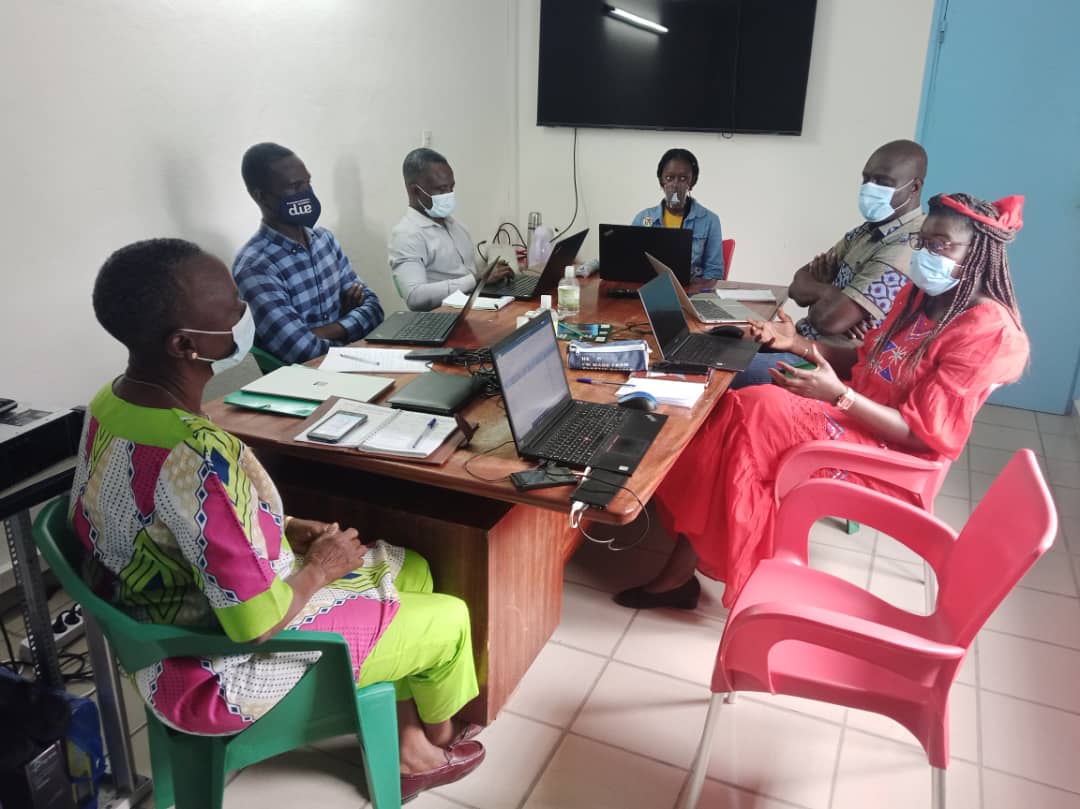 CSAMBOU's tweet image. Merci aux #OSC depuis #côteDivoire, #Togo, #Bénin. C'est grâce à votre travail que de nombreuses communautés ont accès aux services et soins de santé essentiels.
Keep the good work 👍
@Asapsu 
@uhcbenin 
@poscvitogo 
@FenosC