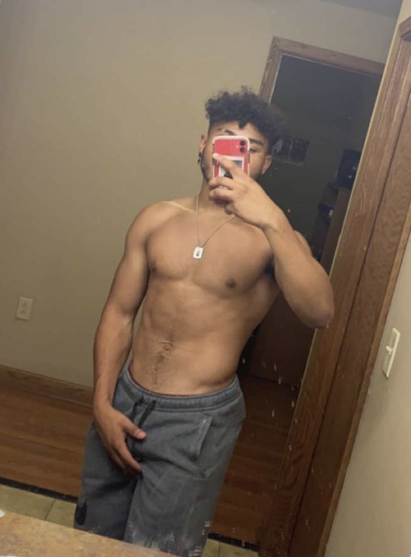 MarkChavasOF's tweet photo. Go on and sub to my Onlyfans 😏 you’ll get to see all of this body 😜 

Link: https://t.co/03Y5ookrr7 https://t.co/hLai4MlNEg