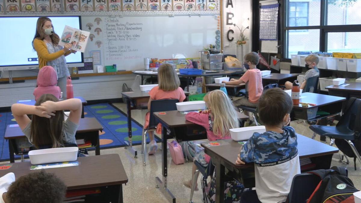 WDRB News (@wdrbnews) on Twitter photo Kentucky's retired teachers can be rehired and keep their pensions to help with teacher shortage: wdrb.news/2Xktwbg | <a href="/SaraSideryWDRB/">Sara Sidery</a> Kentucky's retired teachers can be rehired and keep their pensions to help with teacher shortage: wdrb.news/2Xktwbg | <a href="/SaraSideryWDRB/">Sara Sidery</a>