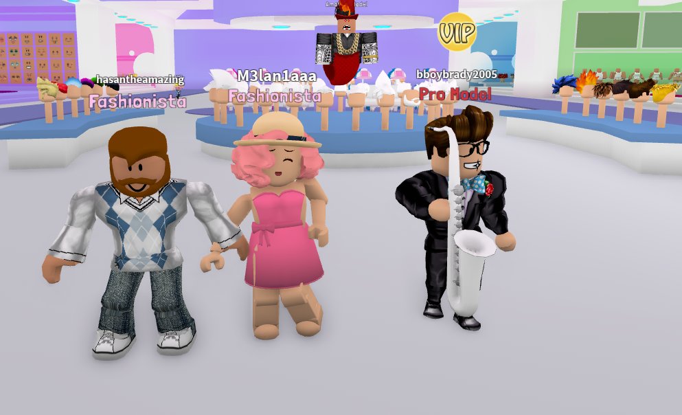 itsmelanialol's tweet photo. Guys we are too good at this game I swear. @Roblox @FashionFamous7 #roblox #HotAvatars #Promodels #prodressers #pretty https://t.co/1uq4ef2l22