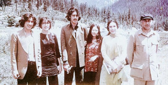 Remembering #BhuttoFamily on #WorldDemocracyDay who was killed one after another by the establishment in pursuit of a democratic Pakistan.

#LongLiveBhuttoism
#LongLiveDemocracy
#LongLiveStruggle