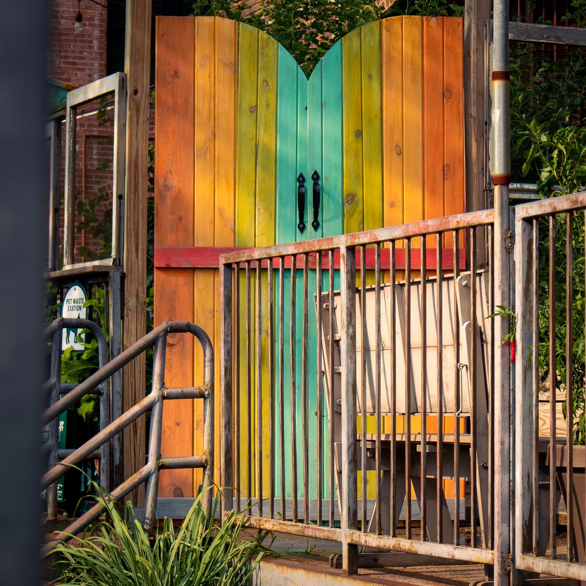jylekones8's tweet photo. What is behind the door? Canon m50 15-45mm f3.5
#opticalwander #streetphotography #photography #architecture #canonus #canonm50 #citygrammers #igwichita #ict_photos_ks #wichitalifeict #igwichitans
#photooftheday #mikechudley https://t.co/mIX6t4z7v1