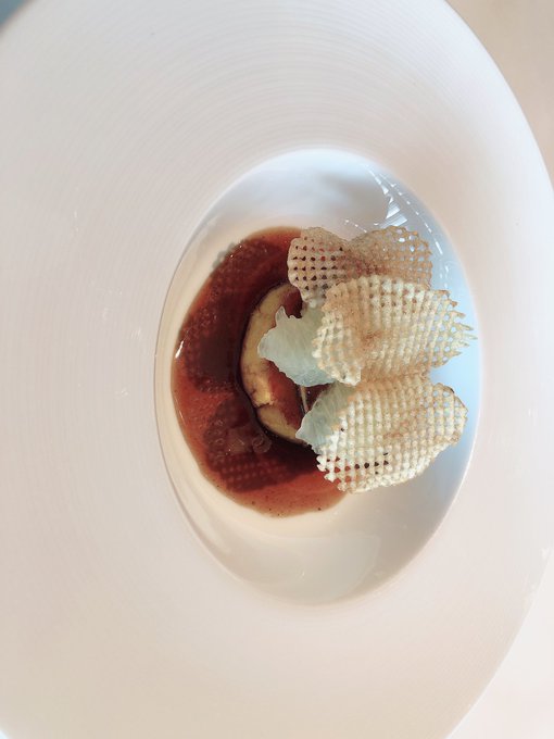 アナフィラキシーが怖いので、接種会場の側でフォアグラをいただきながら時間を潰す 