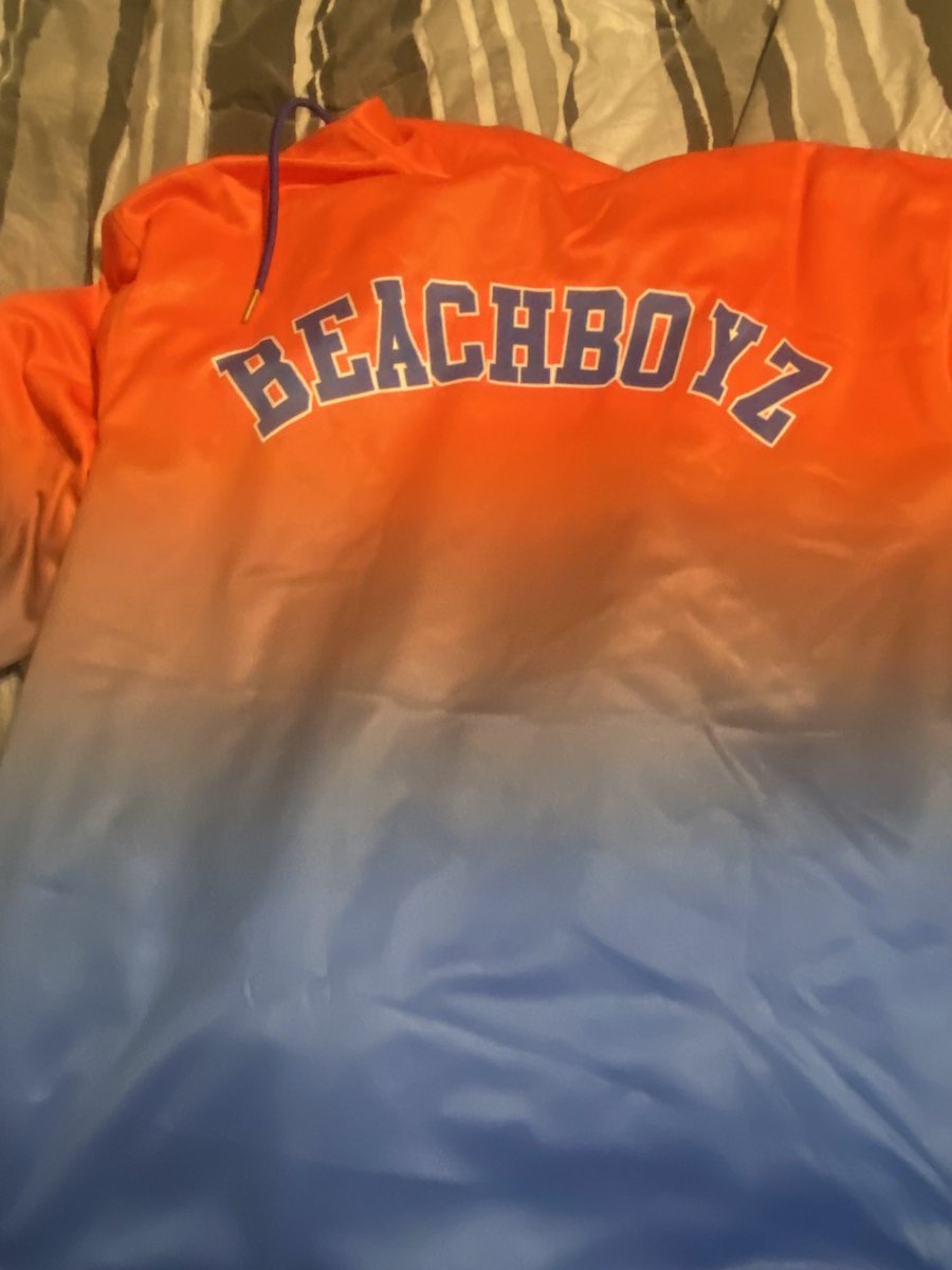coreysampson04's tweet photo. ⁦@DerekSparks5⁩ ⁦@CleatsV⁩  Thank you for lacing us with the fresh BEACHBOYZ  PULLOVERS . We praying for your Brotha  #claimit https://t.co/Su3xXMovtM