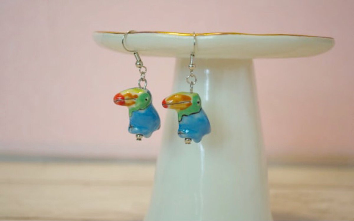 2MeanGirlsShop's tweet photo. Alebrijes are spirit guides, depicted as brightly colored Mexican folk art. In honor of Hispanic Heritage Month and my Mexican-America roots, these are some of my fav earrings in the shop! 🇲🇽 https://t.co/LV18OFyjdt
