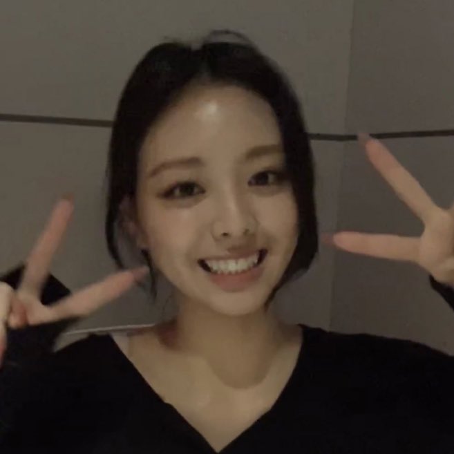 ynhourly's tweet image. 