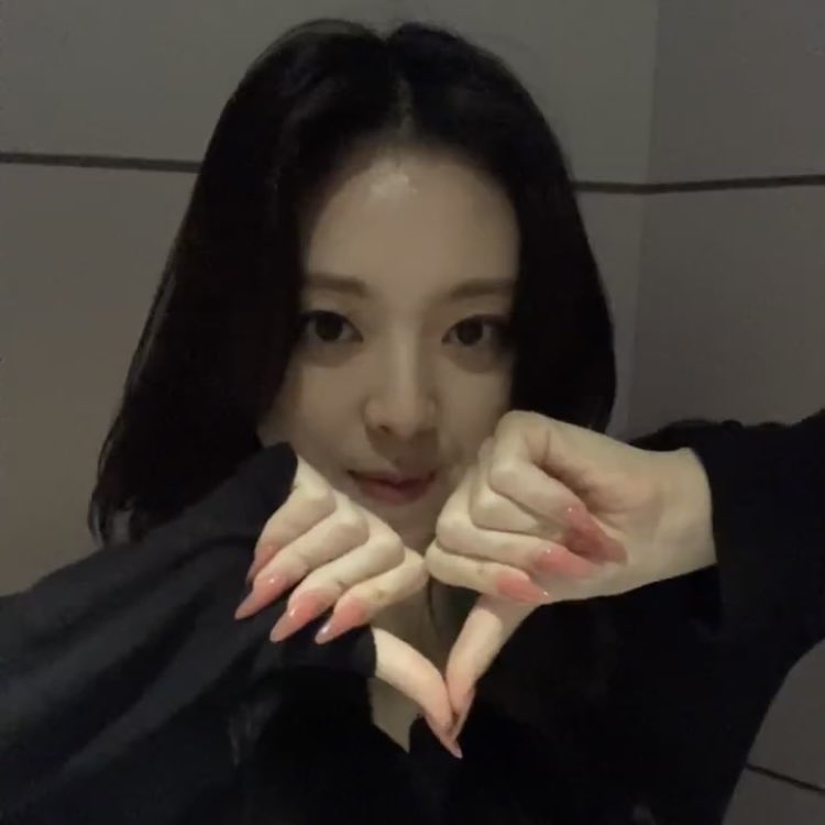 ynhourly's tweet image. 