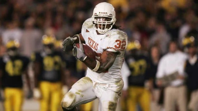 RT @GarrettVosberg: @nocontextcfb Cedric Benson at Texas https://t.co/IsTdQFhpAB