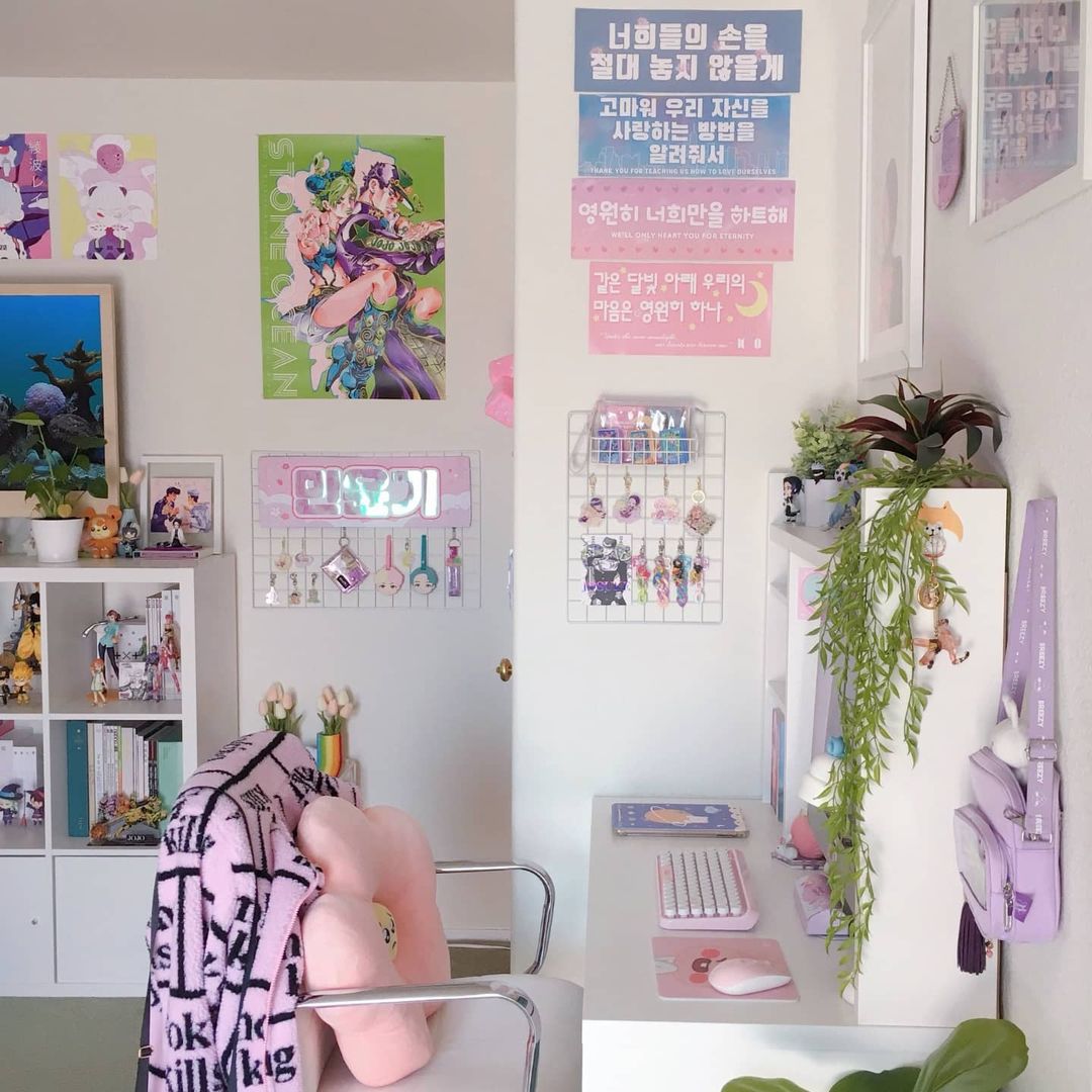 angeerkitchen's tweet photo. 🌸🌸🌸🌸your wallpaper is sooo beautiful🌸😭🌸 I love My Neighbor Totoro! This is beautiful. 💜💓😭😭
🍭Follow @stogapink for more pink inspiratio
🌈Kawaii setup by @95psyche
🌸🌸🌸#stogapink #cute #keyboard #girlssetups #stogapink #stogatech #controller #pc #pcgame #pink https://t.co/WzHWVYMMgD