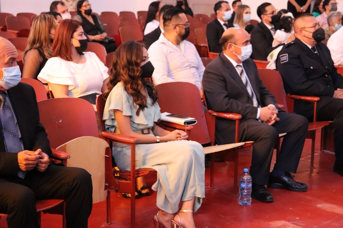 Hoy presente mi tercer informe de gobierno.

Gracias a todos los Nacozarenses que caminaron de la mano junto conmigo por un mejor Nacozari.

Juntos con más ganas #Cumplimos estos tres años de gestiones.