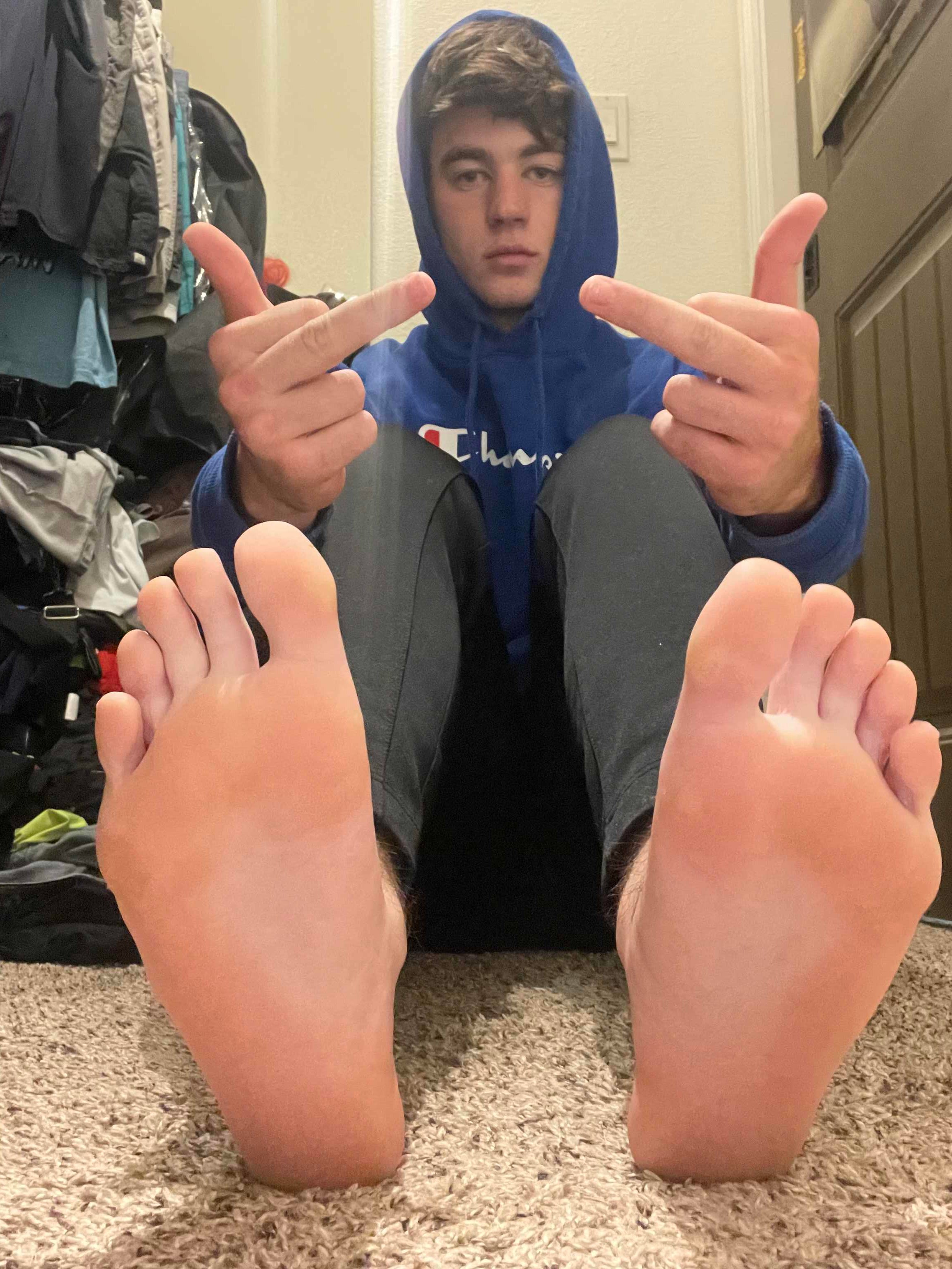 Foot twitter outlet