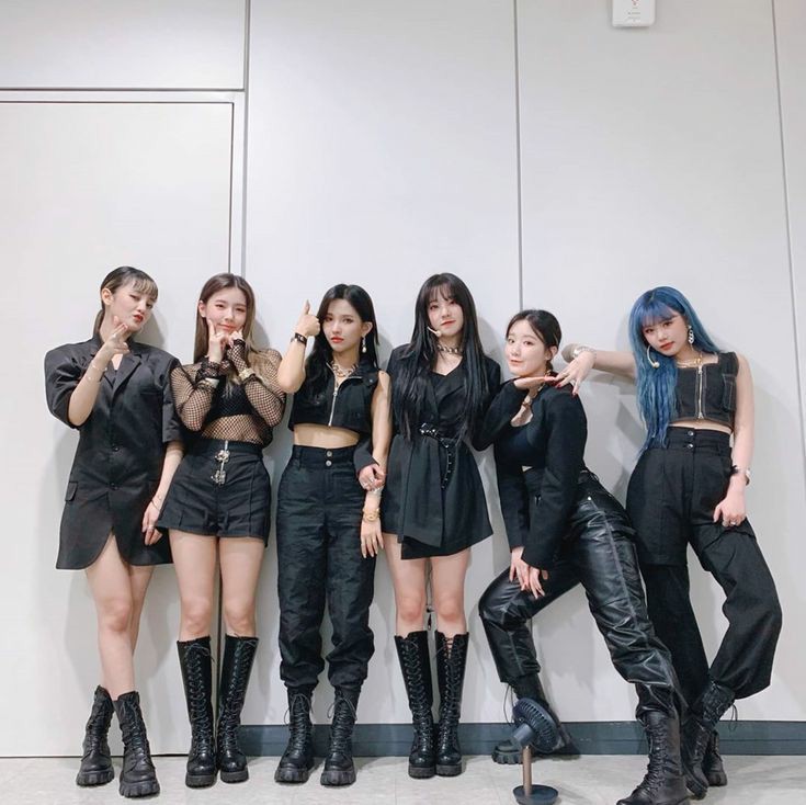 Альбом g idle. Минни g idle 2023. Gidle tomboy. Джи айдл. Соён g idle томбой.