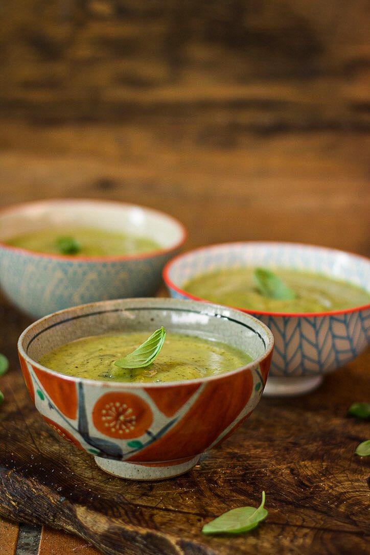Soupe de courgettes au basilic dansmacuisineamoi.blogspot.com/2021/09/ma-sou…