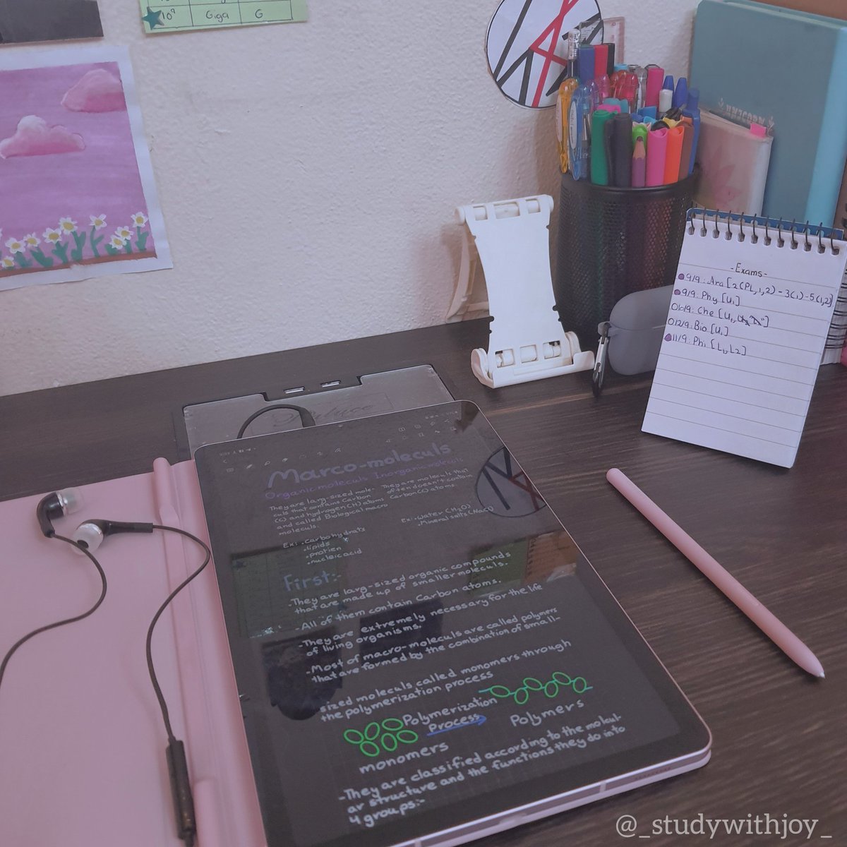 _studywithjoy_'s tweet image. I may be inactive the next days. I don't know if I can balance be active on twt and study. The problem is that I am entering an exam week. Hehe but no problem I will try💗🧋🍪!
✶⊶⊷⊶⊷❍
#studytwt #study #studylife #studydesk #deskinspiration #straykids