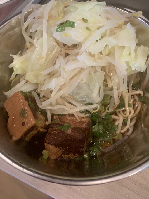 家二郎
〜でけえ皿ないからボウルにぶちこんだ〜 