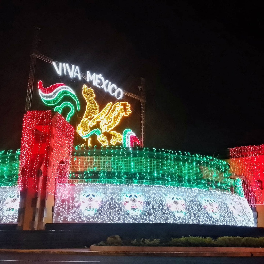 pasionmovil's tweet photo. Felices #fiestaspatrias te deseamos en #pasionmovil y ¡Viva México Cabrones! Una foto hecha con #axon30 de @zte_mx el día de ayer por el centro de #queretaro cuna de la #independencia mexicana
#fiestas #diadelaindependencia #qrolove #qrotravel #queretar… https://t.co/HB7tOiKSjh https://t.co/tNiL1esEnd