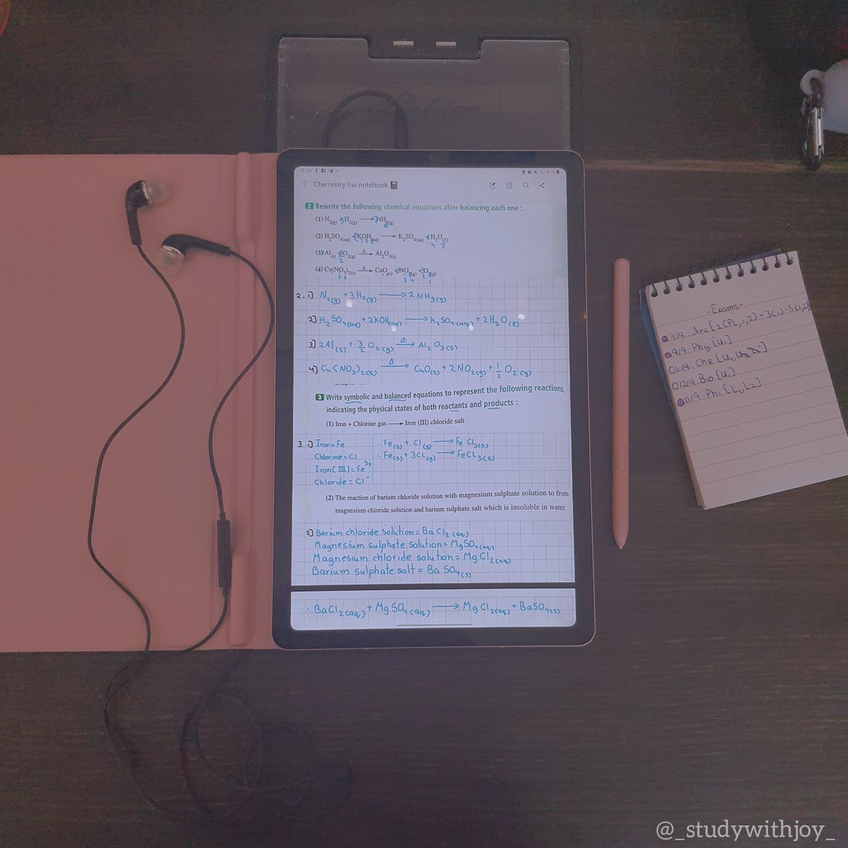 _studywithjoy_'s tweet image. I was just wondering if you love chemistry or no. Cuz I don't. It is really complicated and full of symbols. Haha I hardly recognize some. Well I am still trying my best to be good at it💗🧋🍪!
✶⊶⊷⊶⊷❍
#studytwt #study #studylife #studydesk #deskinspiration #straykids