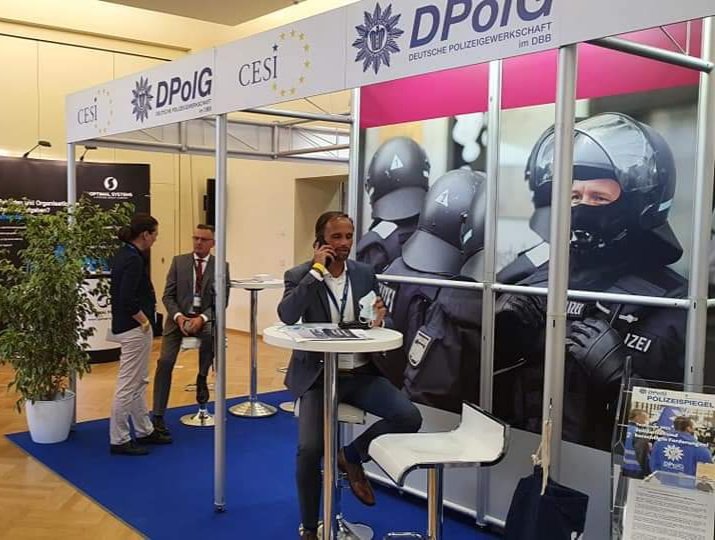 DPolGBund's tweet photo. Gute Gelegenheiten auf dem #EPK21 zu Pressestatements des #DPolG Vorsitzenden Rainer #Wendt zu aktuellen #Polizeithemen, (Hintergrund)Gesprächen und natürlich zur Kontaktpflege ... https://t.co/HQPVnbesTq