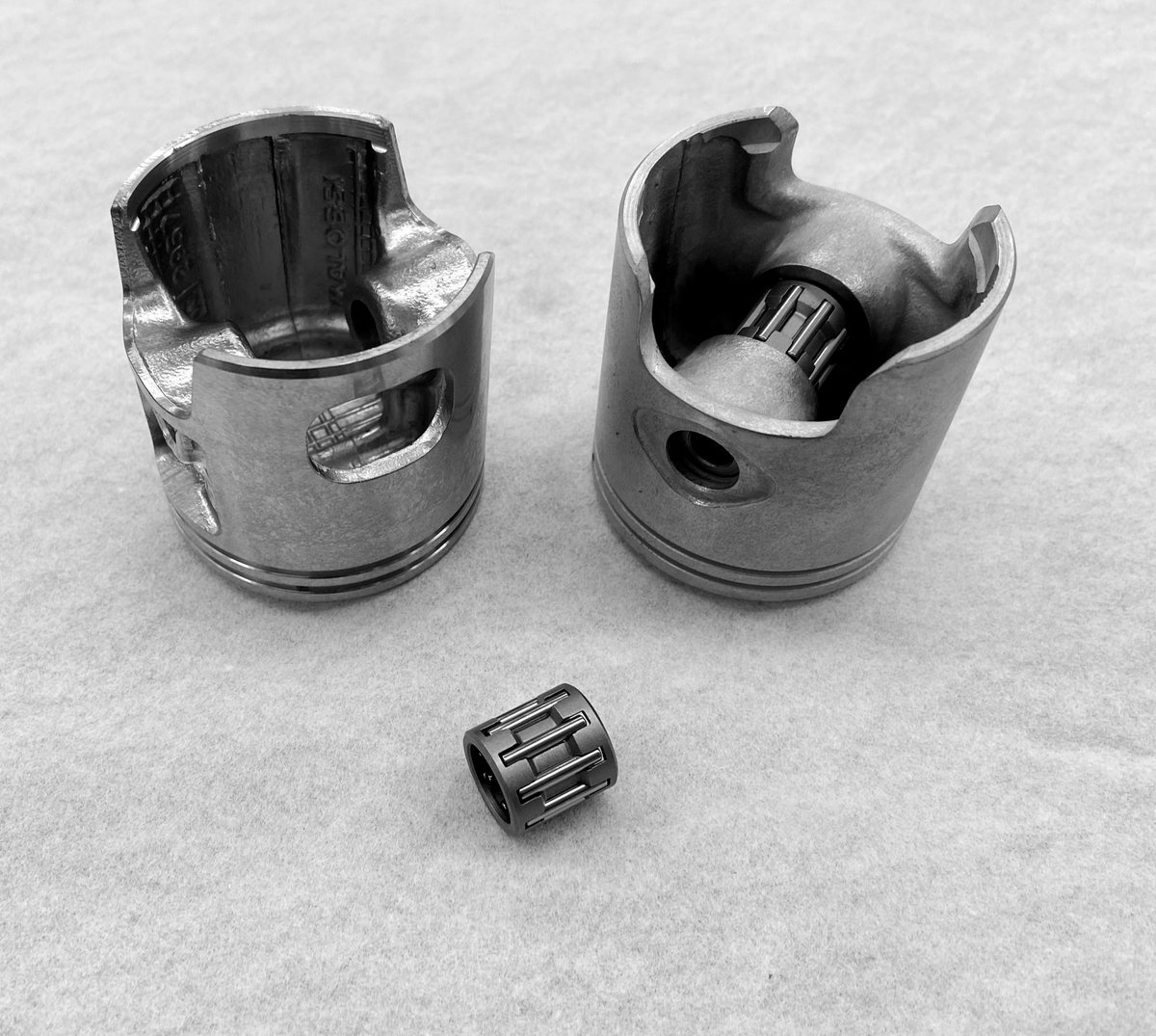 GYROBASE's tweet photo. 今日はピストンな日☺️
まずは10φ用が12φ用と同等の耐久力になるワイドニードルベアリング
ワイドなので無加工では入らないため
#マロッシ と #KN企画 / #Airsal の
47φピストンを加工しました👍
★使用2stオイルも重要
#ジャイロベース越後屋
🛒 https://t.co/Qgfydni9ry
#エアーサル
#malossi https://t.co/q59alxrq3r
