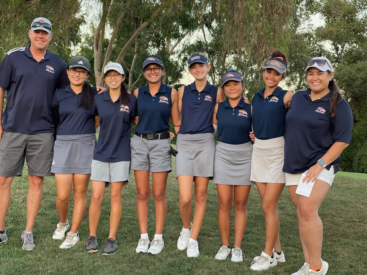 ScottMoFinFan's tweet photo. Roosevelt Girls Golf secured a victory against King!  187  to 210.  Nia Fontelera scored an even par 35 to lead us to the win! @ERHSOfficial @AthleticsERHS @CNUSD @MaxPreps @ERHS__Golf https://t.co/aqEmnSUO5r