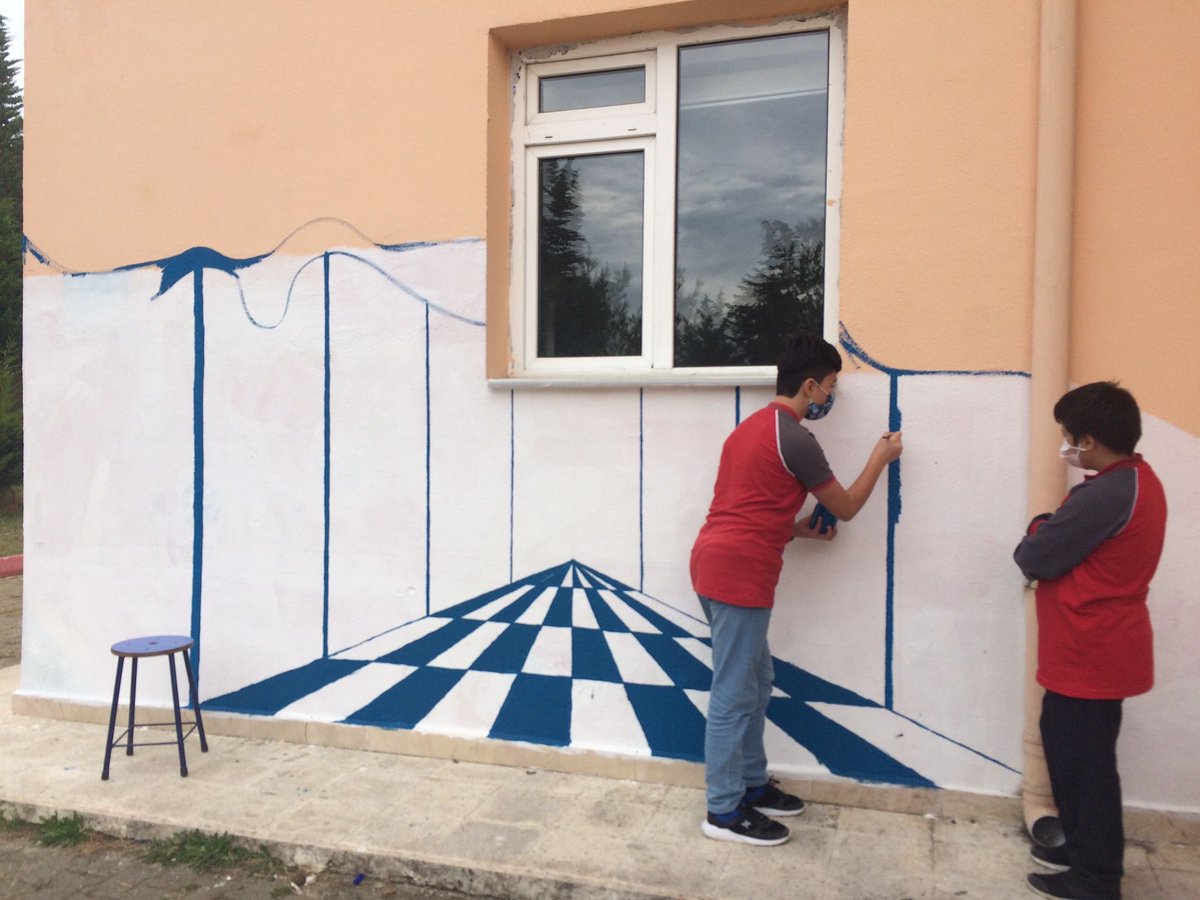 Okul duvarlarımız renkleniyor🙃 Okulumuzun duvarları, resim öğretmenimiz ve öğrencilerimizin çalışmaları ile bir eser haline dönüşüyor. SU HAYATTIR diyoruz. <a href="/sinopkabali/">Sinop Kabalı Ortaokulu</a> <a href="/sinopbel/">Sinop Belediyesi</a> <a href="/sinopilmem/">Sinop Milli Eğitim Müdürlüğü</a> <a href="/ismailkrdb/">ismail KİRENDİBİ🇹🇷</a> <a href="/davutkaya4669/">Davut KAYA</a> <a href="/melihydb1903/">MelihY.1903</a> <a href="/mebdincer_meb/">Ömerdincer_meb</a> <a href="/mebhbogm/">MEB Hayat Boyu Öğrenme Genel Müdürlüğü</a> <a href="/tcmeb/">Millî Eğitim Bakanlığı</a> <a href="/YLDZercan1957/">Ercan Yıldız🇹🇷</a>