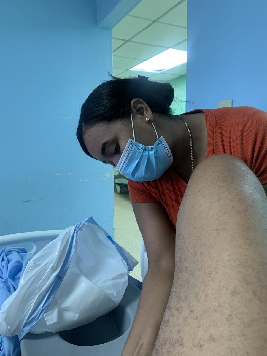 Bien.! Les presento a mi esposa recuerdo que yo decía que nunca una mujer me iba a limpiar mi nalga. Esta es la importancia de saber elegir bien a tu pareja.. ella es mi SOPORTE cuando quiero flaquear ella va detrás de mi empujándome 😭❤️