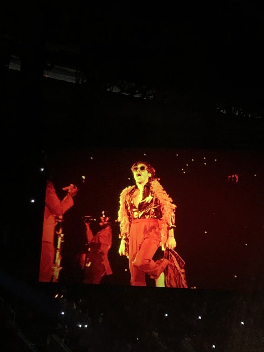 #LoveOnTour