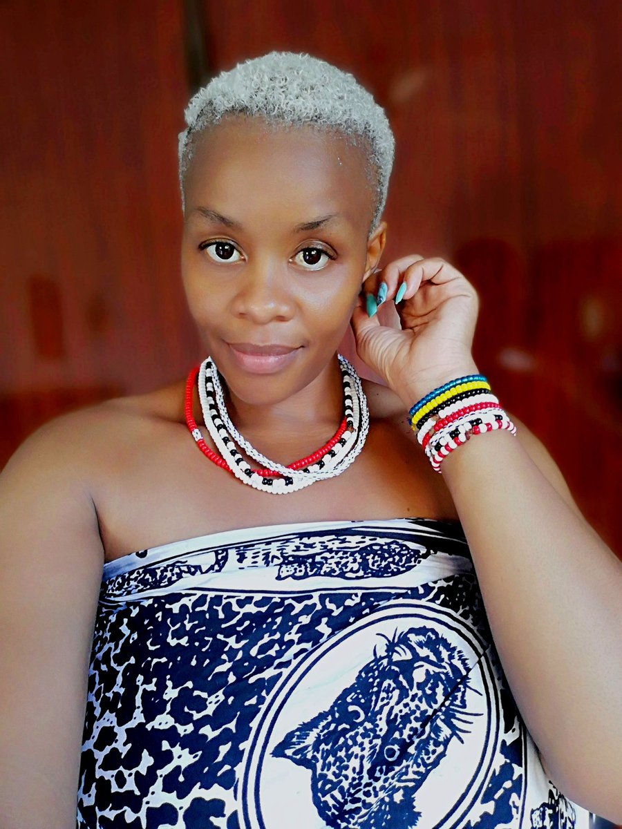 Lessysugarflake's tweet photo. ALL  of me is ANCESTOR. It is in the roots, not the branches, that a tree's greatest strength lies.❤️❤️🙏👏🕯️

 May today be a progressive blessed day for you all amen🙏  Sekunjalo aboGogo nabo Mkhulu Makwande 👏🕯️👏 https://t.co/CpXlkEfEjK