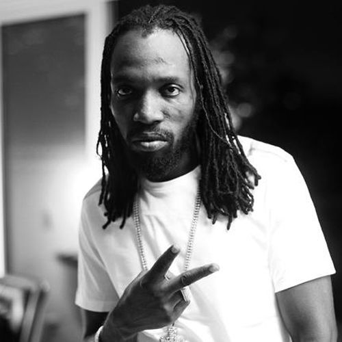 912CroozeFM's tweet photo. #MorningAddiction Teeberg Seals the 2nd Hour With Come Into My Room By #Mavado ft #Stacious Powered By @mtnug Use MTN Mobile Money, buy bundles or other MTN Services to get Senkyu Points. #MTNsenkyu
On-Air @MrBrawnBreezy @TheRadioChic https://t.co/dk2HPbtQI6