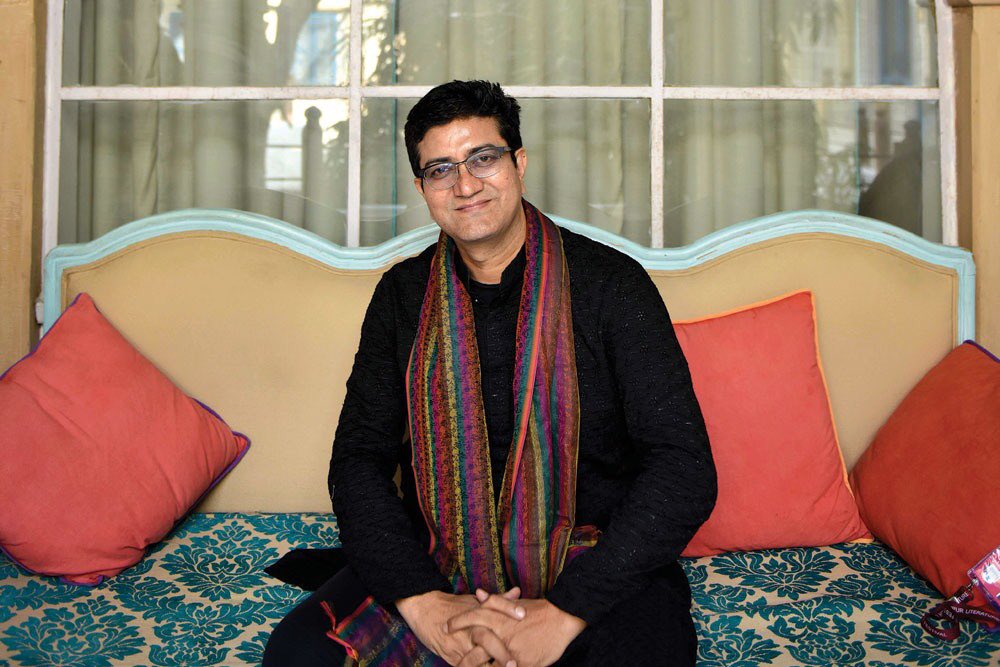 Happy birthday prasoon joshi sir 
God bless uhh stay blessed and happy 