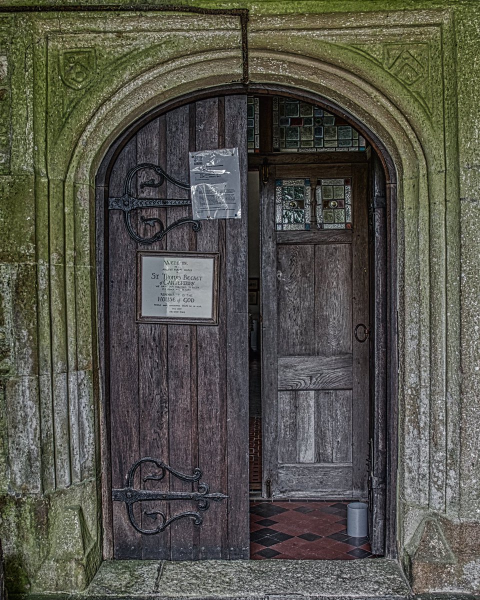 Some very fine doors here at Northlew church for an #AdoorableThursday on such an #adoorableday