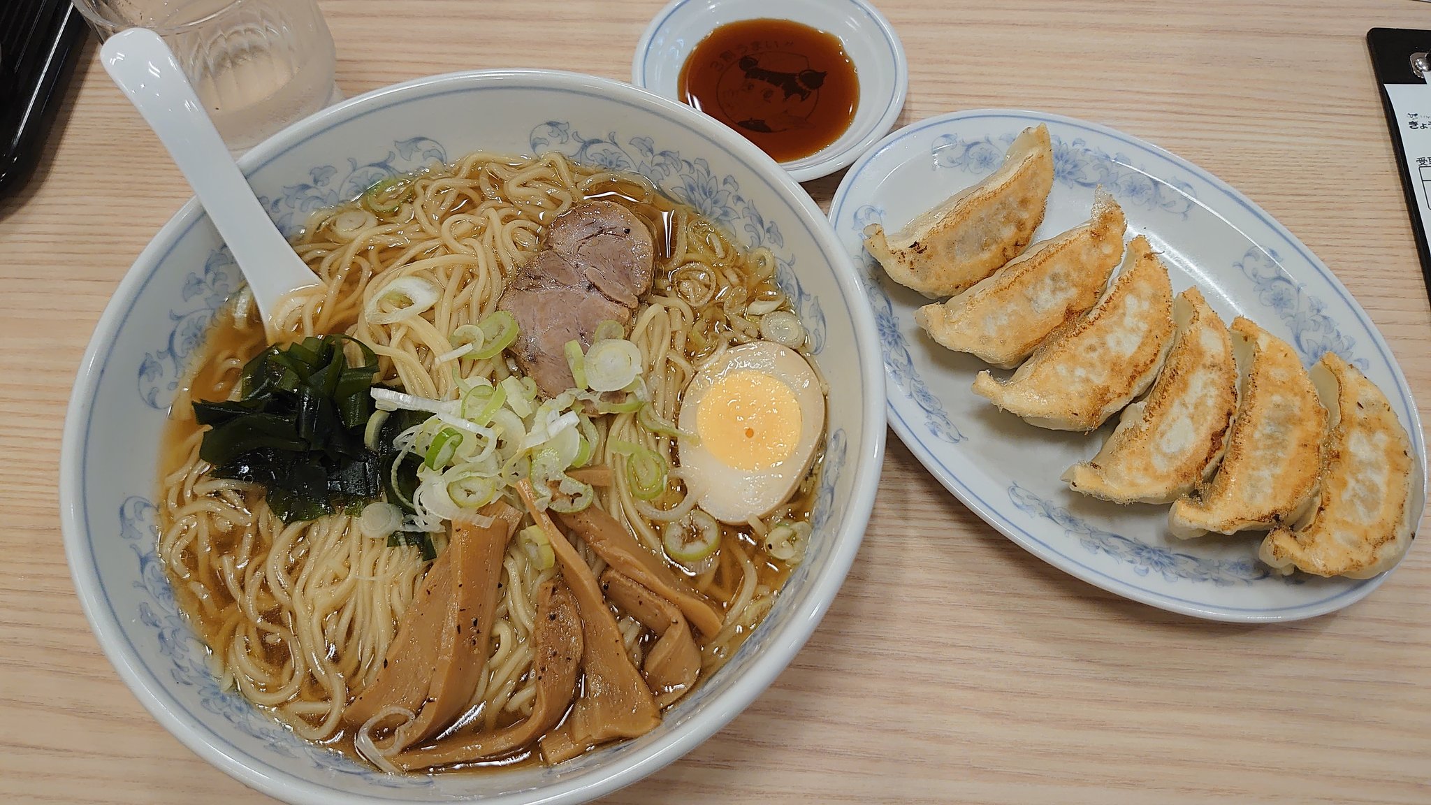 忘れな草 トワイライト ゾーン 87 512 毎日昼飯ドキュメンタリー 川西能勢口駅 ベルフローラかわにしウエストの ぎょうざの満洲 今日は午前中におふたり様で 堺の新金岡 その後池田に 池田の現場が更地だったのでおひとり様でも行けそうという