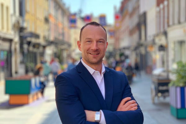 GrosvenorPropUK's tweet photo. On 29 September, Steve Gilchrist will join the @IStructE climate emergency conference to discuss how we are working with suppliers to balance our sustainability ambitions with strong financial returns on our developments. Register here https://t.co/YX9zPoGX5b #ThinkZero https://t.co/0JNG2XghsP