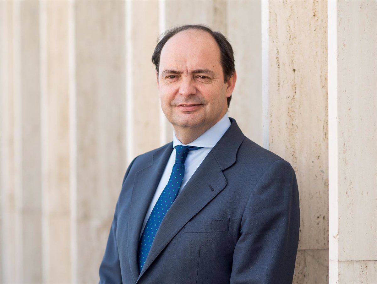 CBNK_Banco's tweet photo. Grupo Caminos refuerza su objetivo de potenciar y crear nuevas alianzas estratégicas en los sectores de la #ingeniería y la #farmacia con el nombramiento de Manuel Pozo como director de Relaciones Institucionales y Corporativo.
#BancoCaminos #Bancofar https://t.co/YcgXqx1gHM https://t.co/zLV5egXQUg