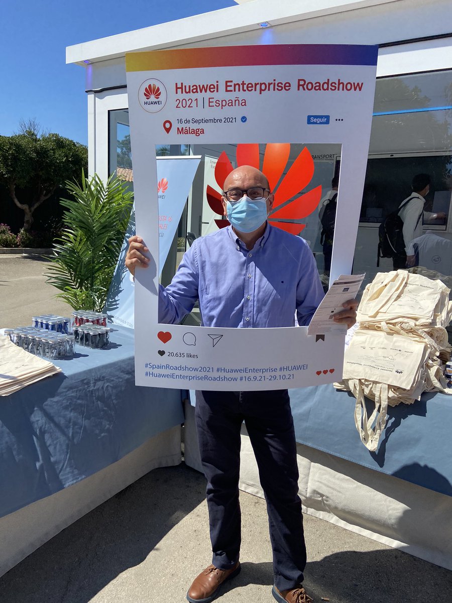 JoaquinBarranco's tweet photo. #HUAWEI muy interesantes los productos presentados en el Roadshow de Huawei en MALAGA https://t.co/SclyG5gqYh