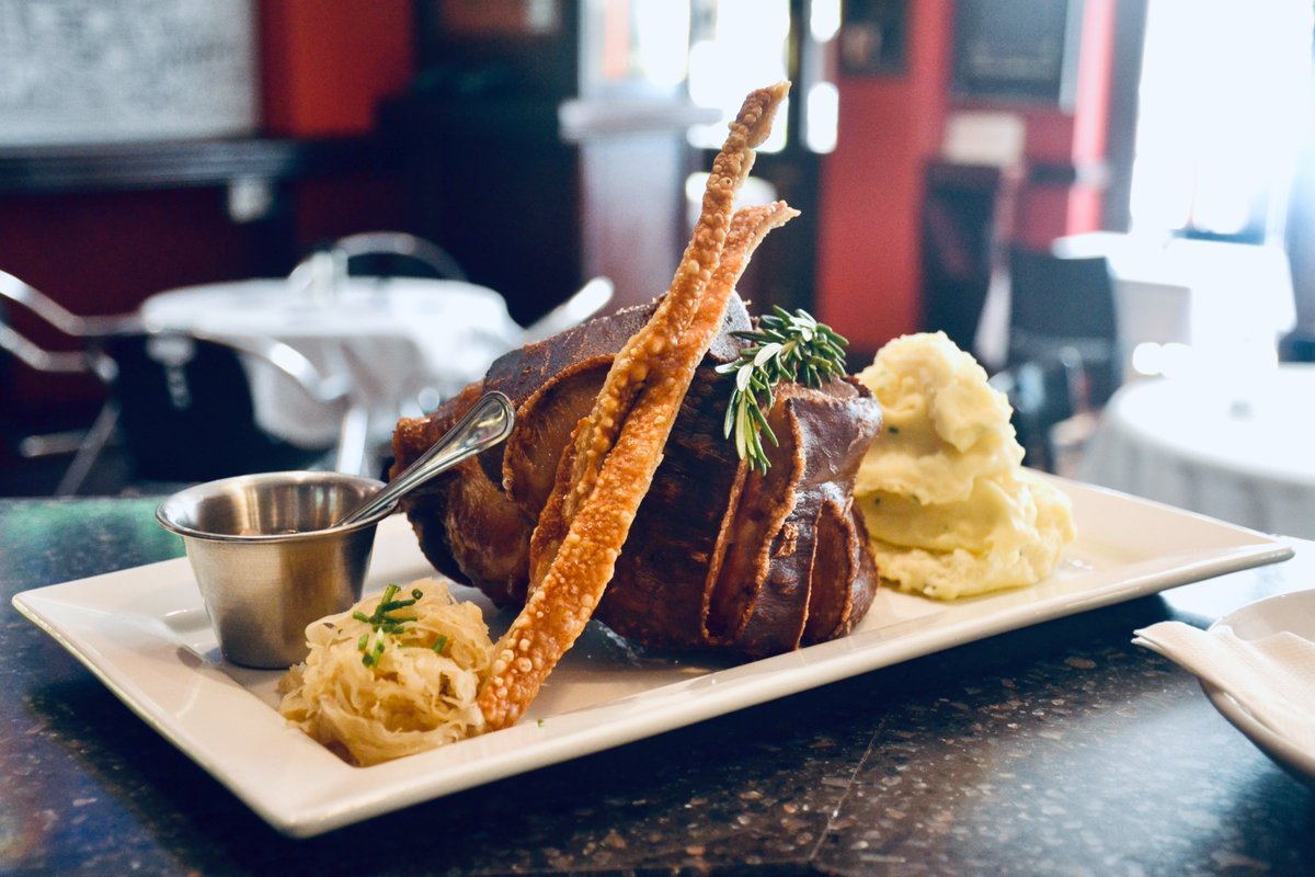 Say goodbye to Winter with a nice Eisbein!

950g Eisbein with creamy mash, sauerkraut, apple sauce and crispy crackling.

#eisbein #barristersgrill #crispycrackling #creamymash #thursdayfeast #barristersrestaurant #eisbeinmitsauerkraut