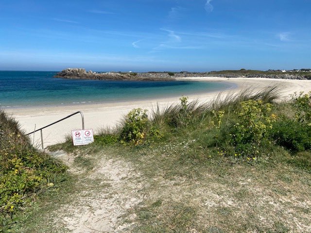 mooramana's tweet photo. #TripToTheBeach #PortSoif #Guernsey 🏊♀️ https://t.co/LFoiGimTfx