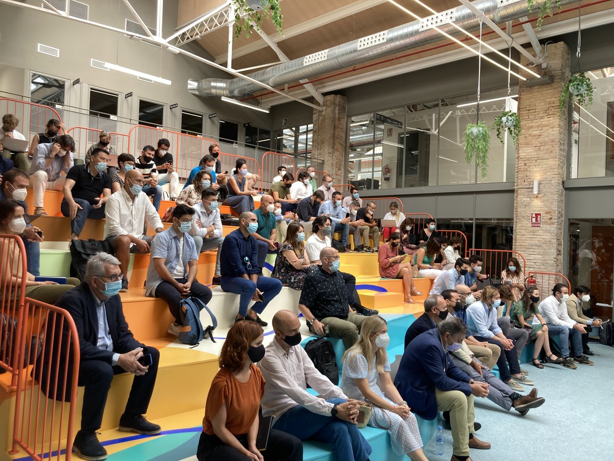 Gracias todos por venir y a <a href="/Jeff_App/">Jeff</a> por cedernos el espacio para celebrar la jornada e invitarnos a un #CoffeeJeff ☕🤗

Si queréis saber más sobre esta nueva vertical de la #startup valenciana, no os perdáis el evento que organizan esta tarde 👉 eventbrite.co.uk/e/registro-ope…