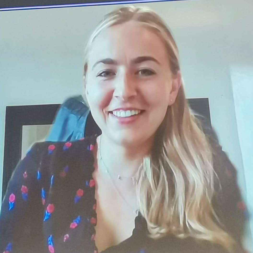 BltrZoe's tweet photo. 🦊 Jour 3 #touremedia2021
L'équipe #G6 a rencontré @EliseRAULLINEE chargé de #communication à l'agence @AG2RLAMONDIALE

🎙️Elle nous a parlé de ses multiples rôles dans son agence. (relation client/logistique/événements...)

📌 Interview bientôt en ligne

#lyon #teamsiscpa https://t.co/Bsoqs7YL2F