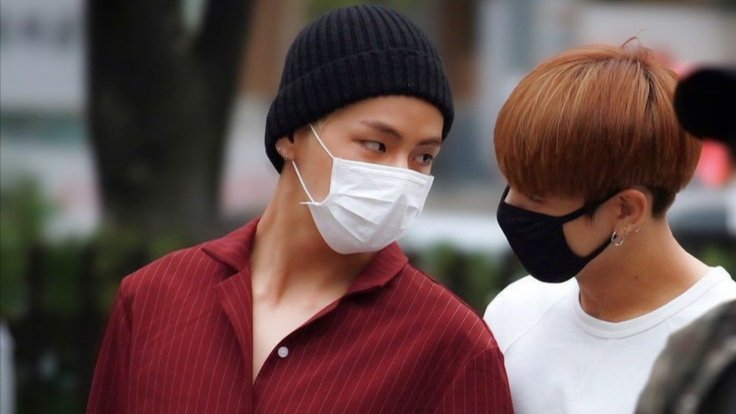 "Gözlerimi nereye çevirsem seni görüyorum."
 
"Seni duyuyorum."

"Seni hissediyorum."

                    Don't forget | Taekook