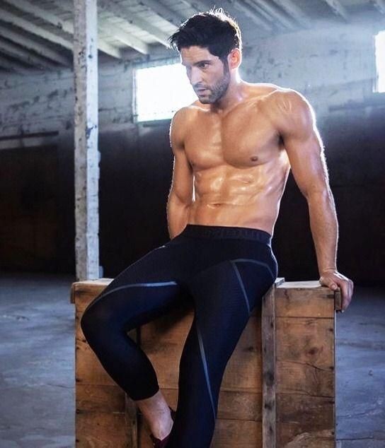 Amigdalaintesta's tweet photo. #MotivateMeIn5WordsOrLess

Tom Ellis is coming over. https://t.co/M1TaAeprGV