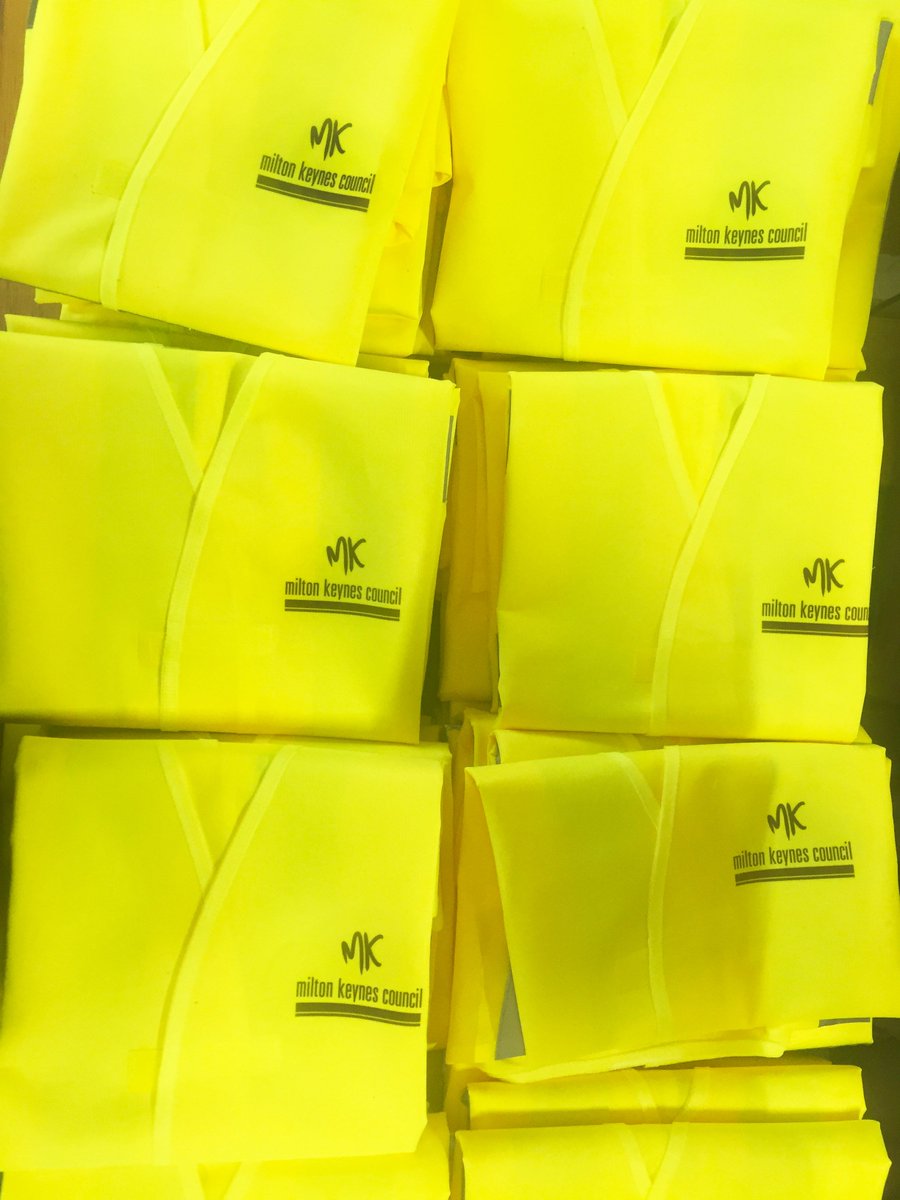 ColourCrewPrint's tweet photo. A job of 100x HiVis Jackets produced using sublimation print where the ink fuses in with the material through heat! #apparel #streetwear #design #tshirtprinting #apparelprint #garmentprint #printingpress #fabricprinting #printingservice #printingcompany #digitalprint #printmaking https://t.co/8PQBU6BQ4b