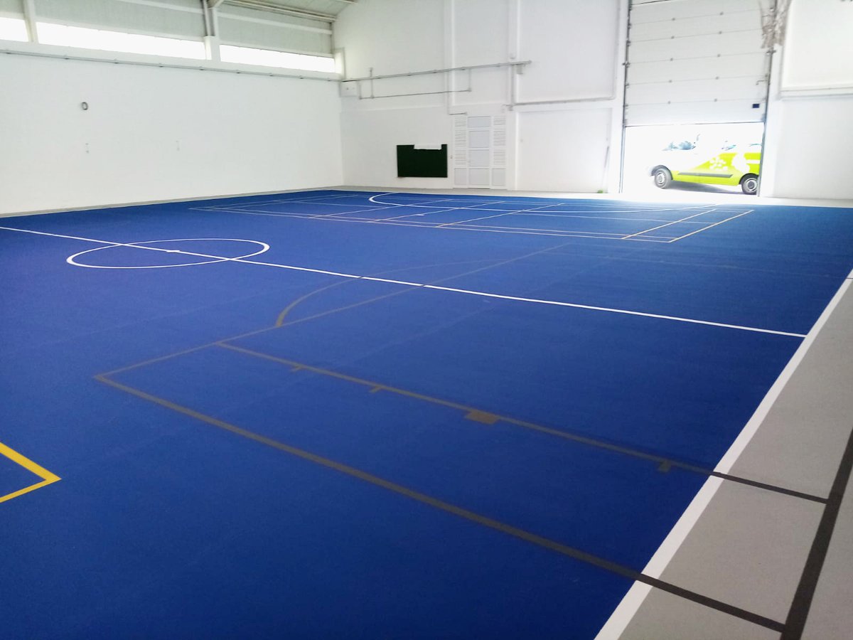 En #CanariasAventurero nos encanta enseñarte los resultados de nuestros proyectos, por eso hoy te presentamos el antes y el después de la instalación de un pavimento deportivo para un centro educativo en La Orotava, Tenerife👍

➡️Visita aventurerocanarias.com