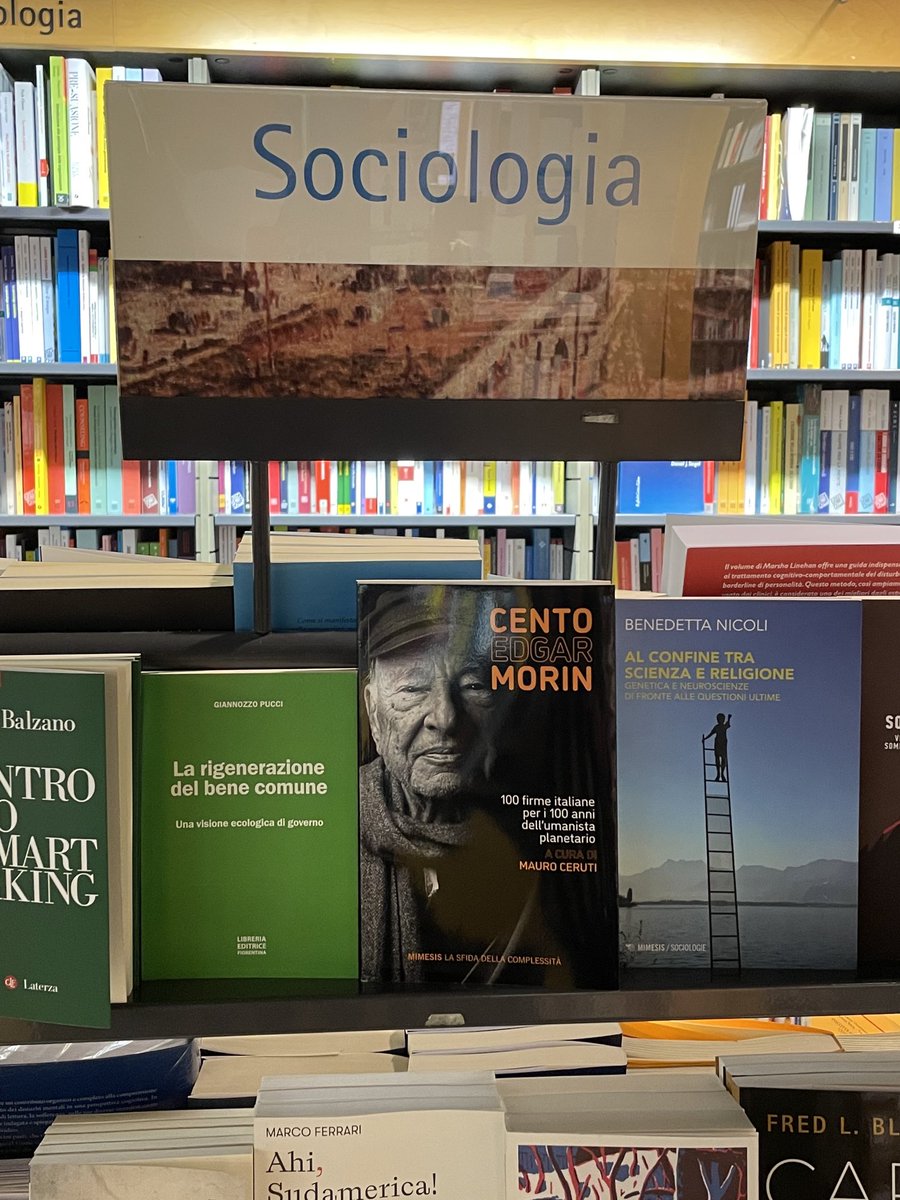 CriPasqualini's tweet image. Esterni e interni della libreria Vita e Pensiero all’insegna della fraternità… ⁦@vitaepensiero⁩ ⁦@fabiointroini⁩ ⁦@RapportoGiovani⁩ ⁦@FomMilano⁩